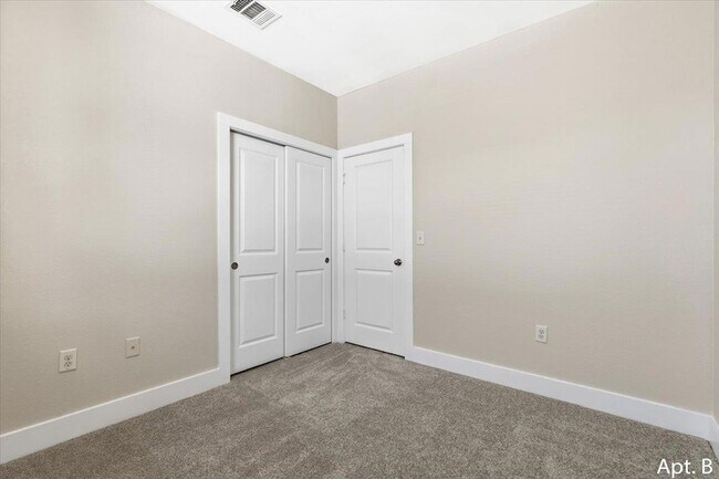 Building Photo - 2225 Katy Ln