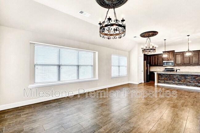 Building Photo - 520 Endicott Dr