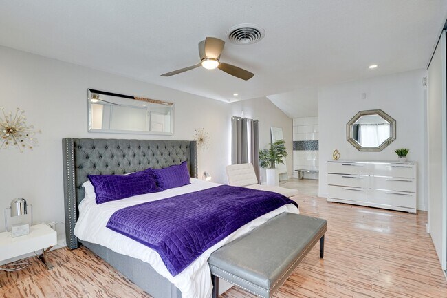 Building Photo - MOVE IN SPECIAL!! MOVE IN BY 10/1 AND GET ...