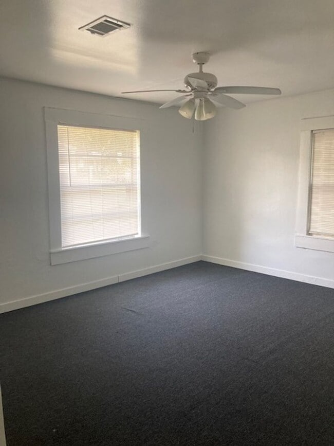 Building Photo - Gulfport 2 Bedroom