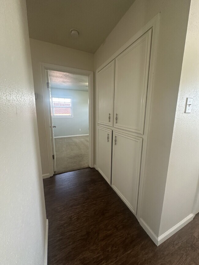 Building Photo - Pre-Leasing for Summer/Fall 2025!