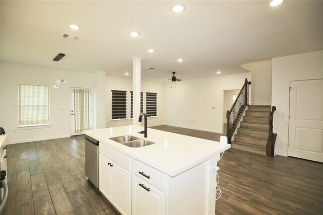 Building Photo - 15502 Pewter Luster Cv