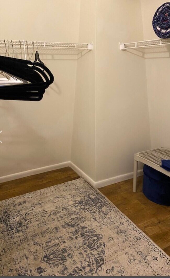 Building Photo - 1166 6th Ave