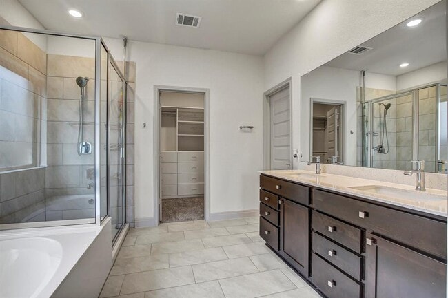 Building Photo - 18012 Stefano Dr