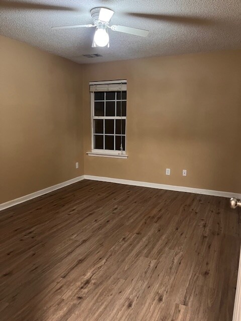 2nd Upstairs Bedroom - 3572 Devon Chase Rd