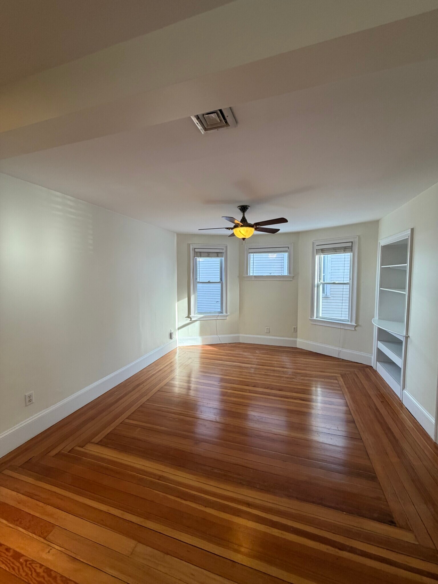 Building Photo - 45 Houghton St