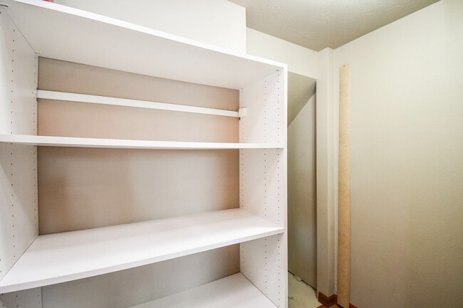 Building Photo - 8413 W 53rd St