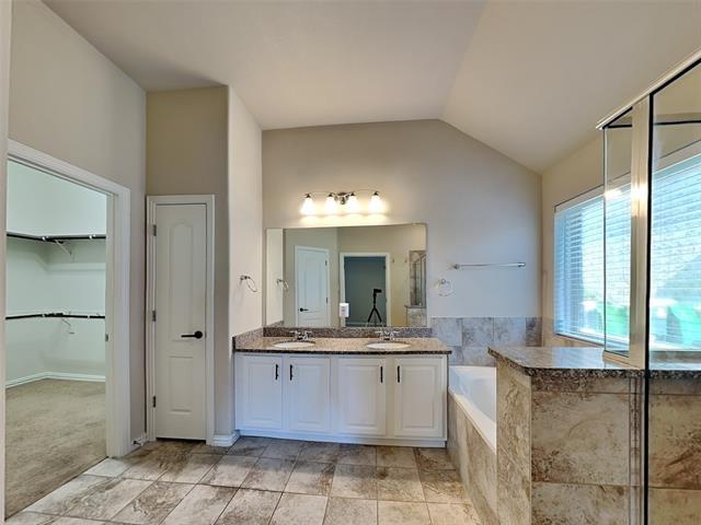 Building Photo - 816 Water Garden Cir