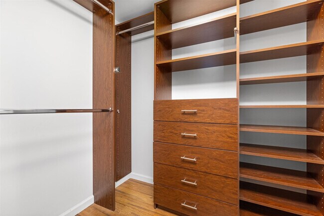 Building Photo - 45 Hendricks Isle