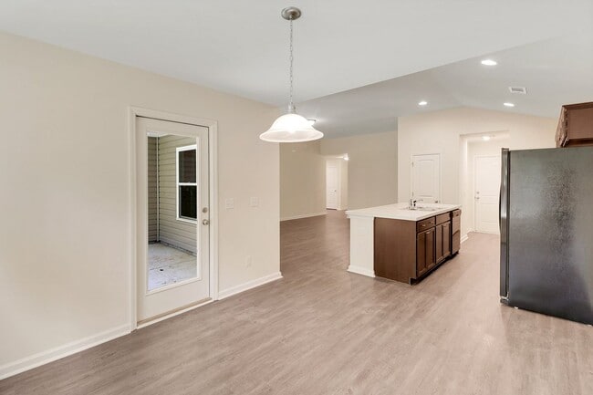Building Photo - Hartford - Statesboro 3 Bed 2 Bath