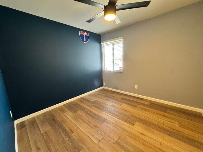 Building Photo - Upgraded 3 Bed / 2 Bath Pool Home with Sol...