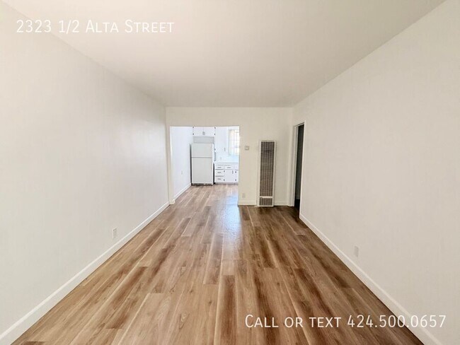 Building Photo - 2323 1/2 Alta Street-