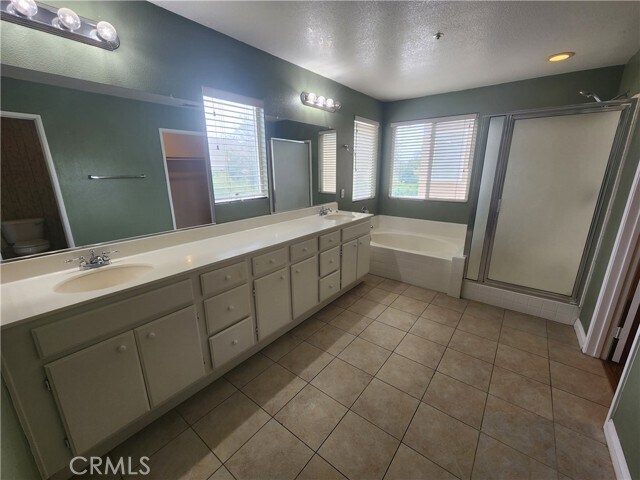 Building Photo - 15752 Home Ct