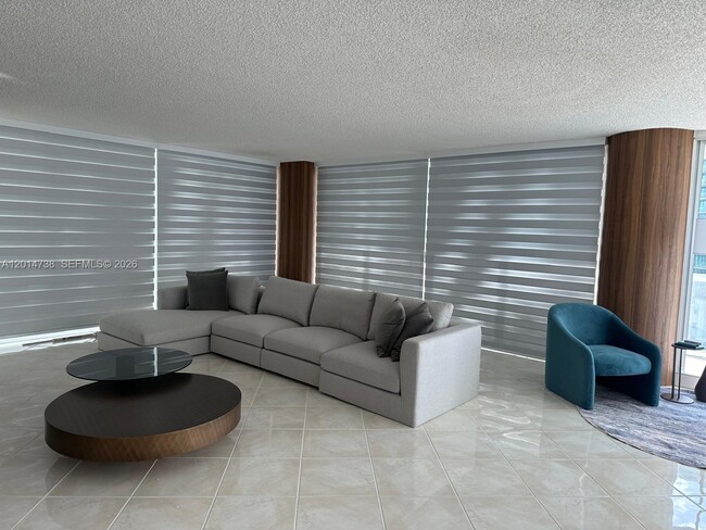 Building Photo - 16400 Collins Ave