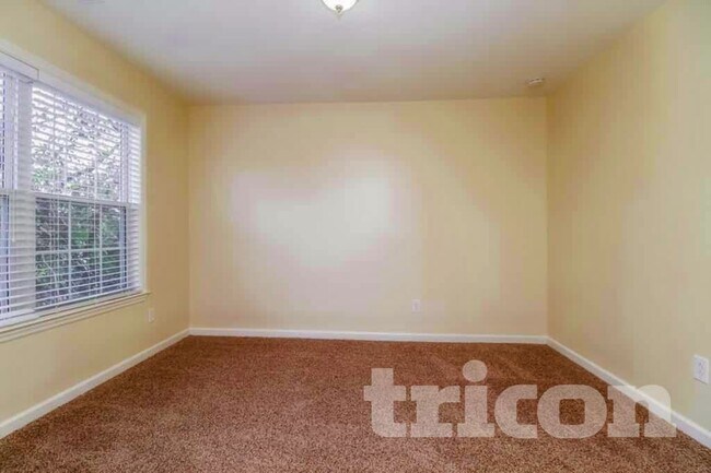 Building Photo - 1831 O'Reilly Cir