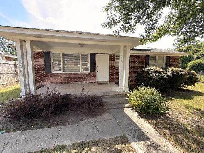 Building Photo - Updated 3BR Home Near USC + Solar Savings