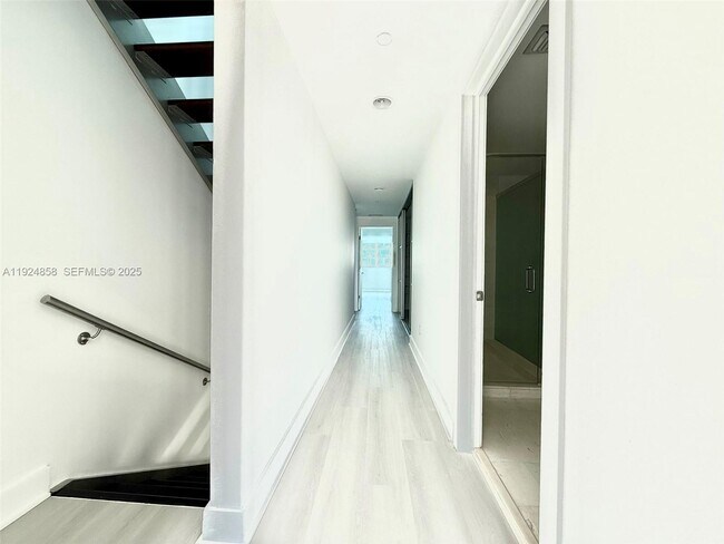 Building Photo - 2950 NE 188th St