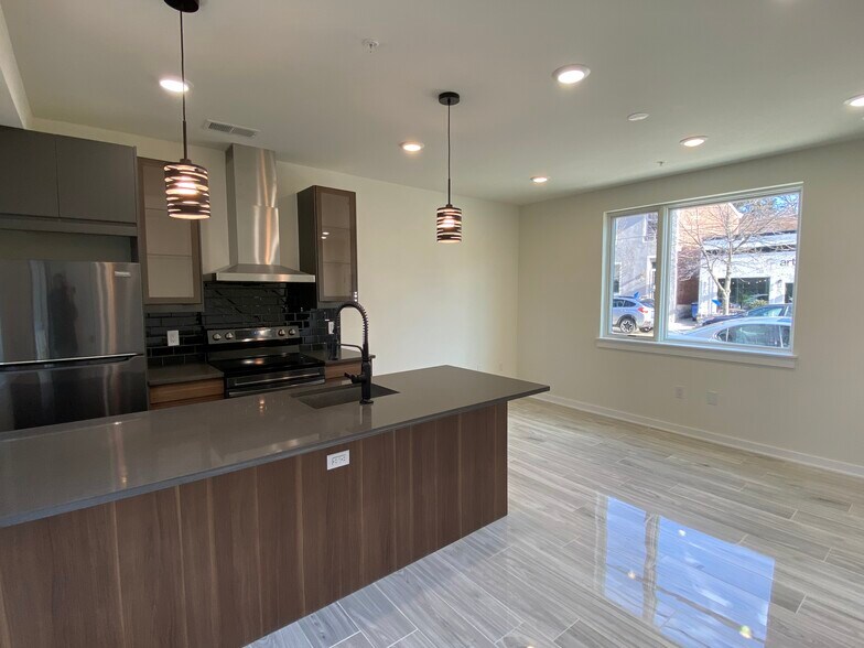 Building Photo - 3406 Conrad St