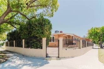 Building Photo - 13856 Runnymede St