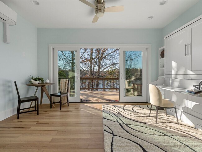 Building Photo - Studio Apt with waterviews on Lake Wylie!
