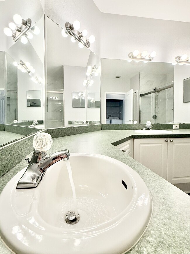 Building Photo - 2725 Via Cipriani