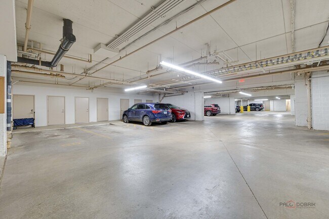 Building Photo - 799 Graceland Ave