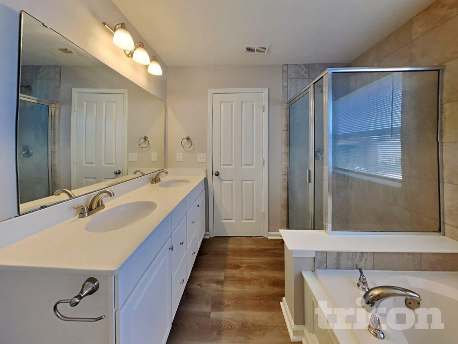 Building Photo - 10348 Hunters Crossing Blvd