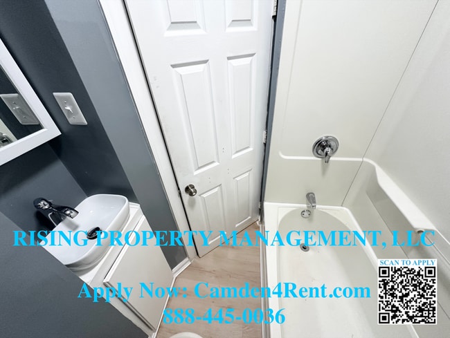 Building Photo - Renovated 3 Bedroom 1 Bathroom home in the...