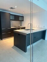 Building Photo - 200 Biscayne Boulevard Way