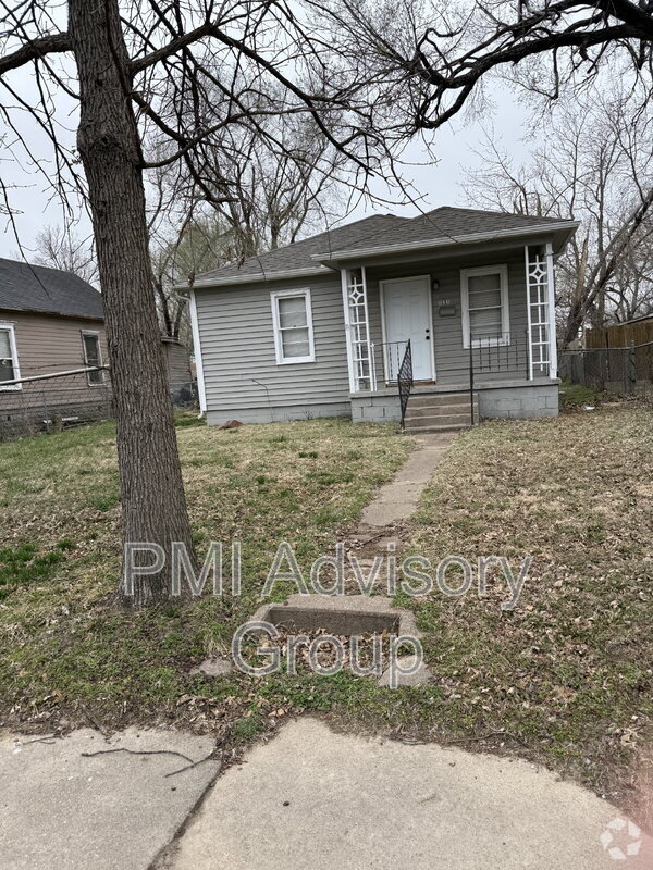 Building Photo - 1031 NE Madison St