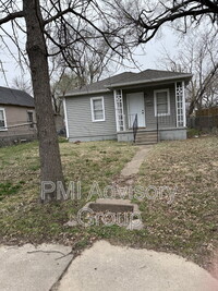 Building Photo - 1031 NE Madison St