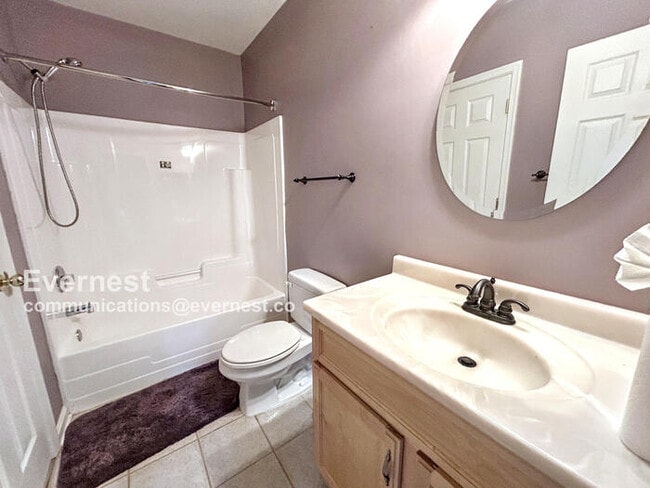 Building Photo - 3059 Southampton Dr