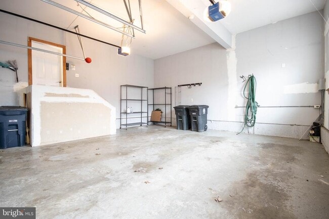 Building Photo - 3905 Woodreed Dr