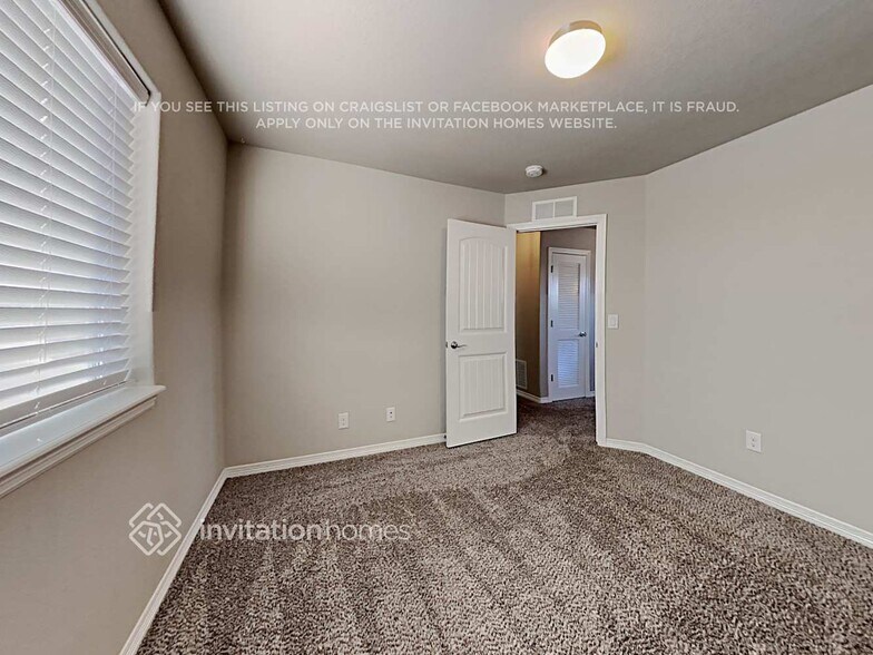 Building Photo - 10923 Pigeon Dr