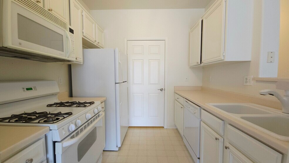 Building Photo - 7127 S Durango Dr