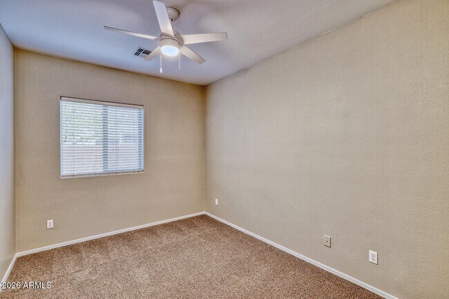 Building Photo - 844 E Indian Wells Pl