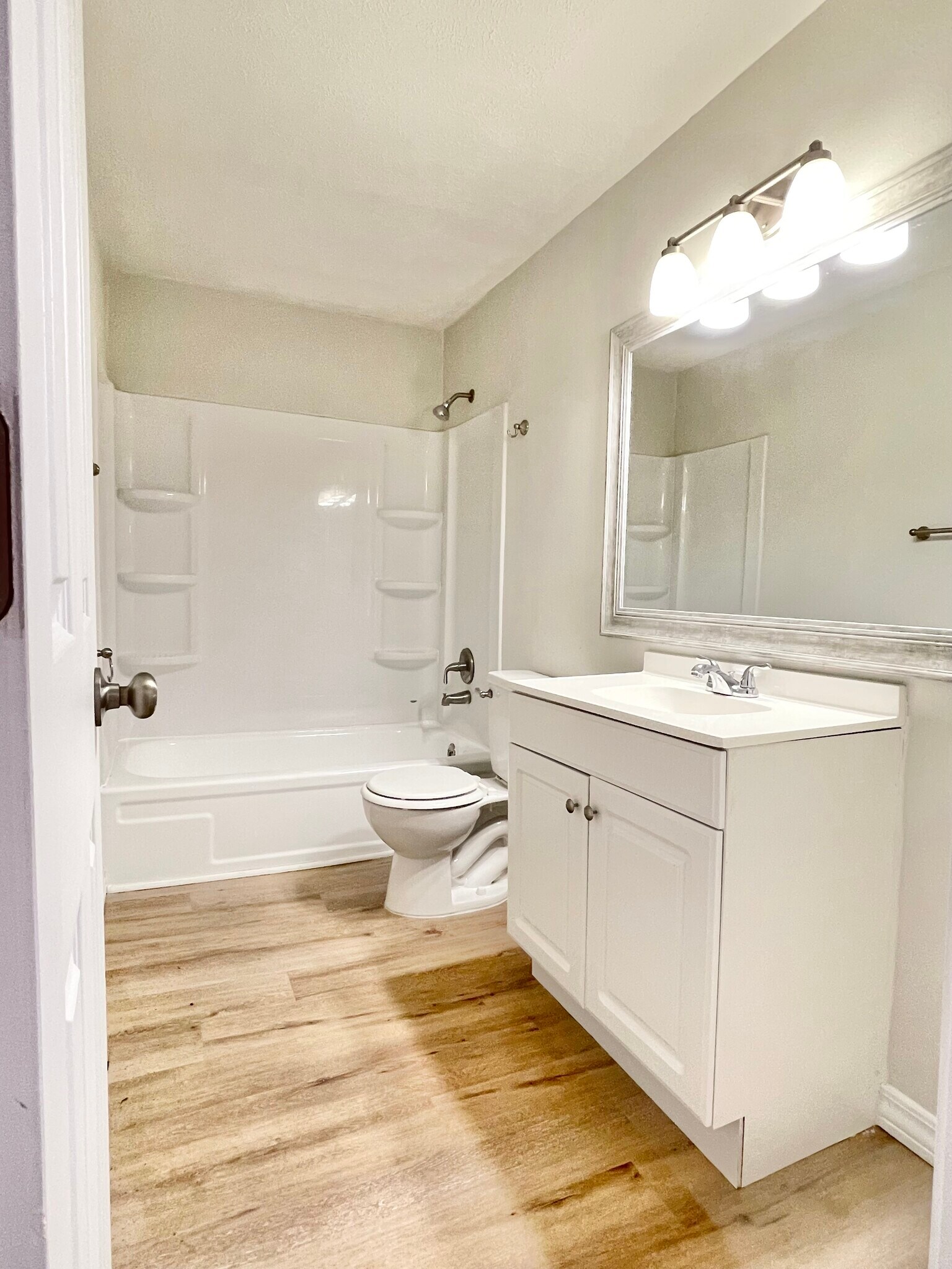 Bathroom - 2209 W Calhoun St