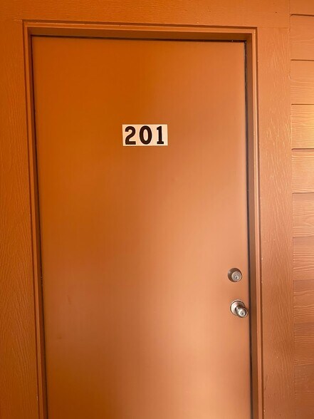 Primary Photo - 1305 W Villa Maria Rd