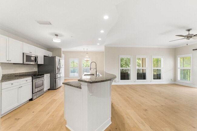 Building Photo - 1732 W County Hwy 30A