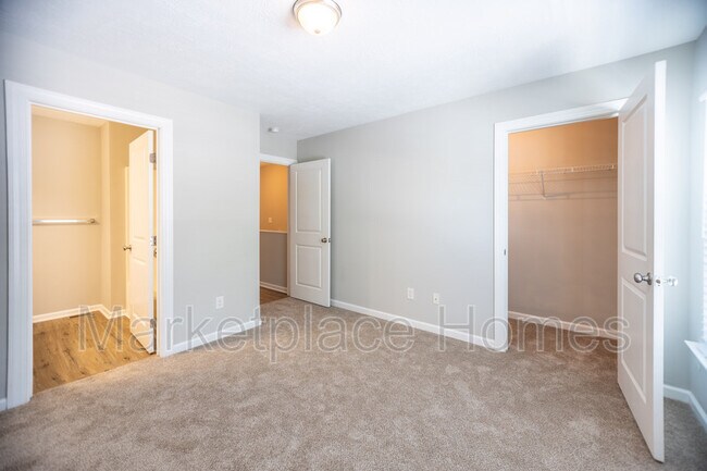 Building Photo - 207 Adderman Dr