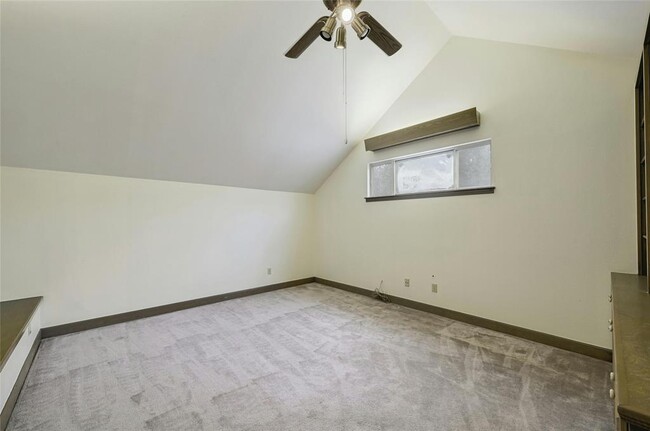 Building Photo - 3605 Silver Hill Cir