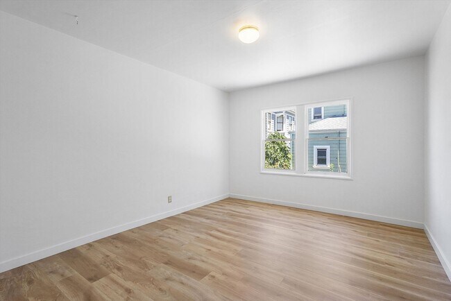 Building Photo - 2432 Webb Ave
