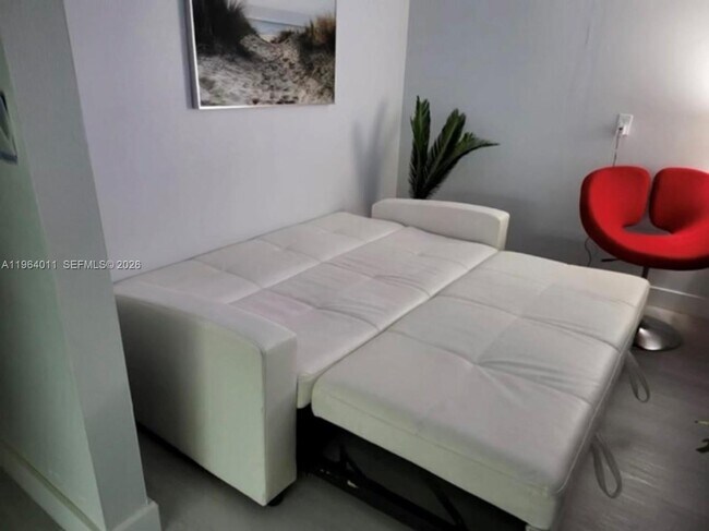 Building Photo - 20379 W Country Club Dr