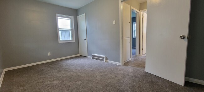 Building Photo - 1612 S Liddesdale St