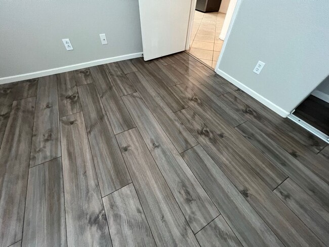Building Photo - Green Valley Ranch Condo