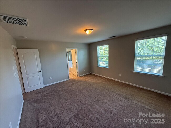 Building Photo - 15124 Evergreen House Dr