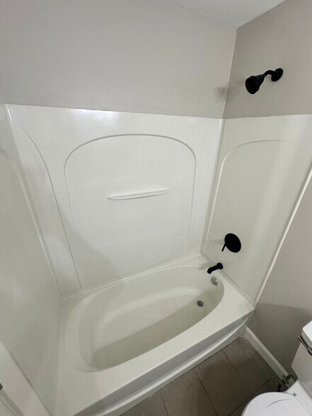 Building Photo - 9149 Wintergreen Dr