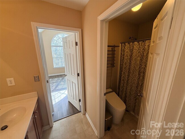 Building Photo - 5219 Sunriver Rd