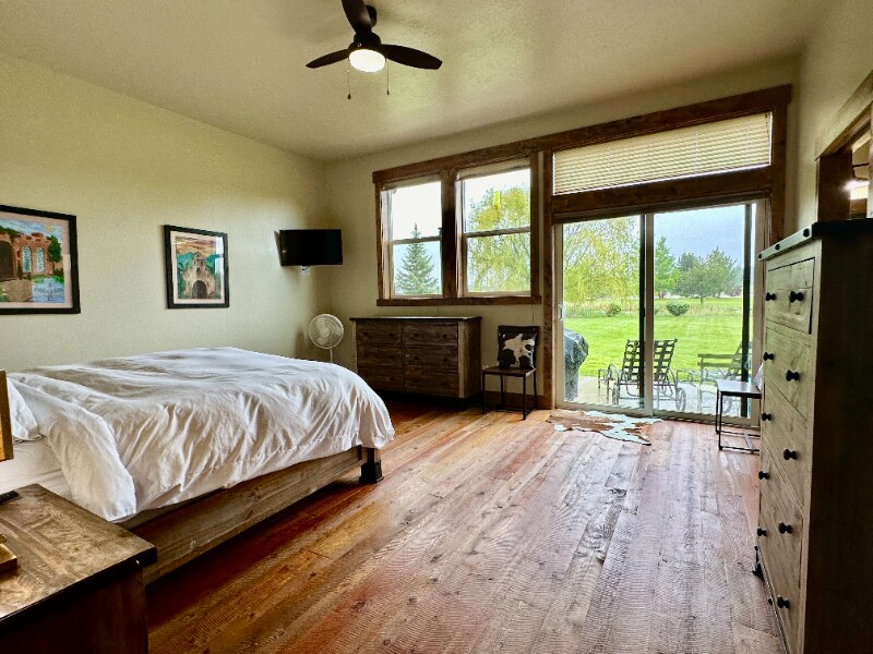 Building Photo - 3071 River Lakes Dr