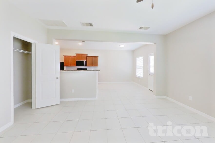 Building Photo - 692 Totem Trail Dr
